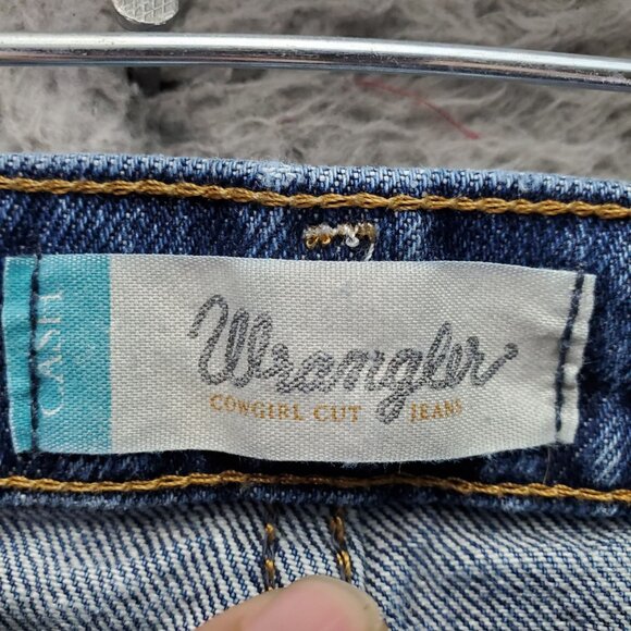 Wrangler Jeans Womens 11/12 X 30 Blue Cowgirl Cut 100% Cotton Bootcut - Picture 2 of 12